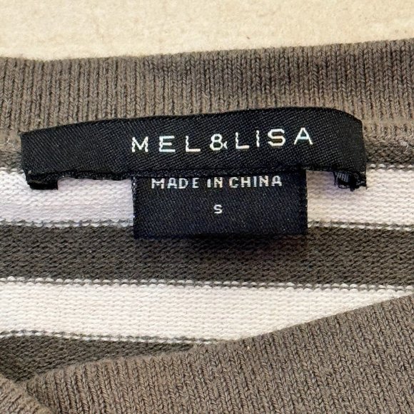 Mel & Lisa Asymmetrical Green Cream Stripes Cotton Sweater Diagonal Buttons V SM - Picture 3 of 9